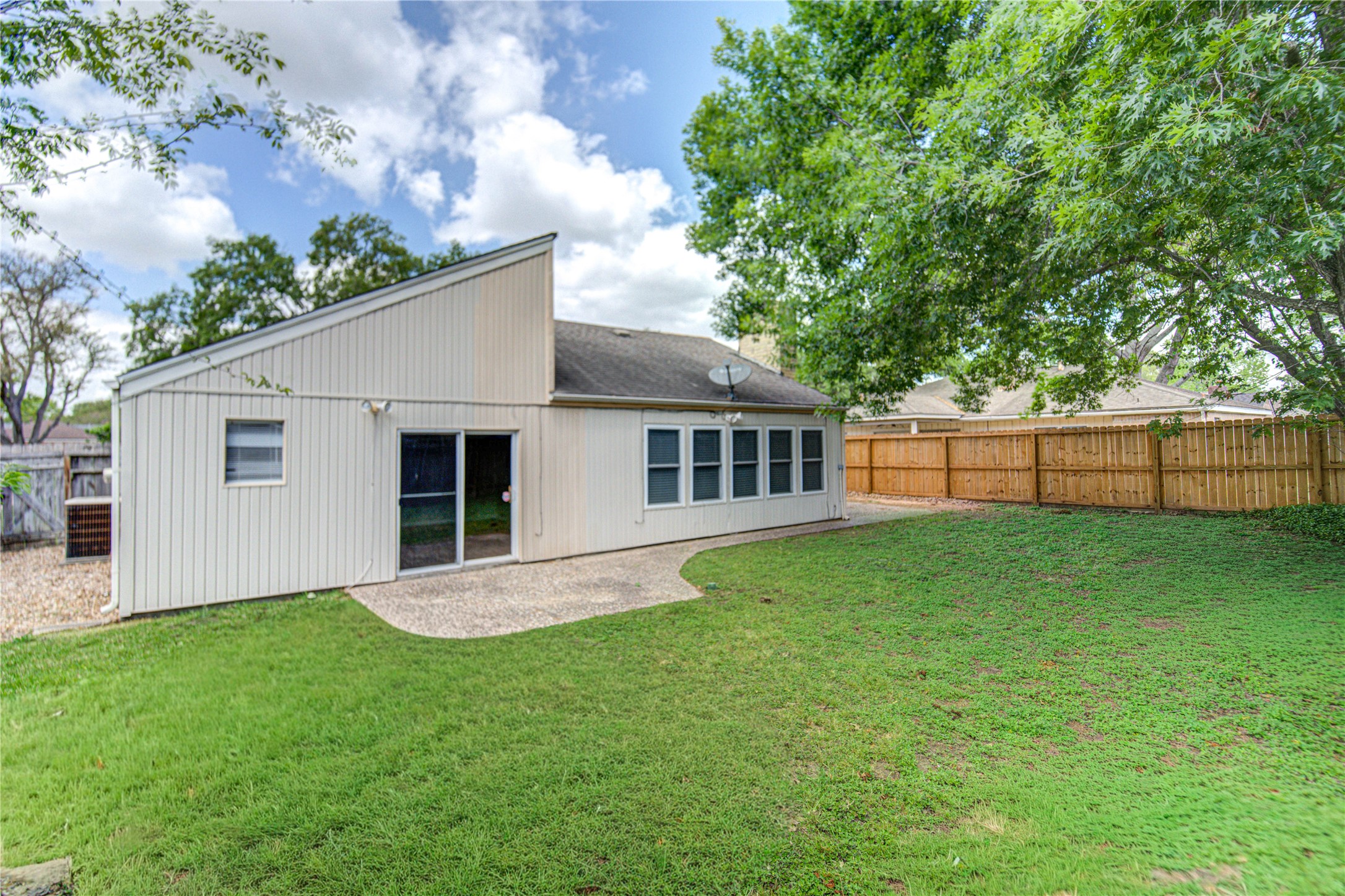 1063 Apache Falls Drive Property Photo 23