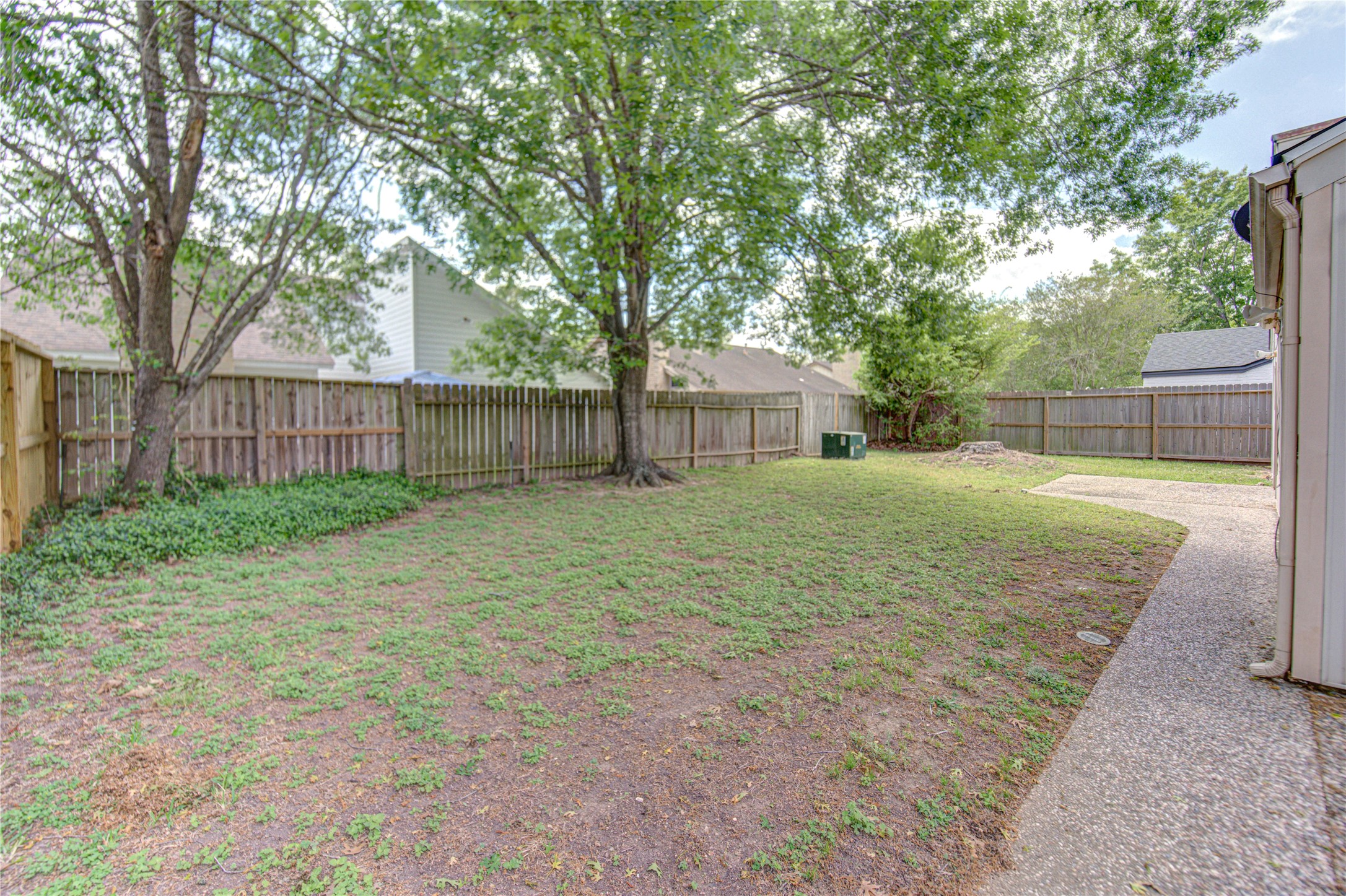 1063 Apache Falls Drive Property Photo 24