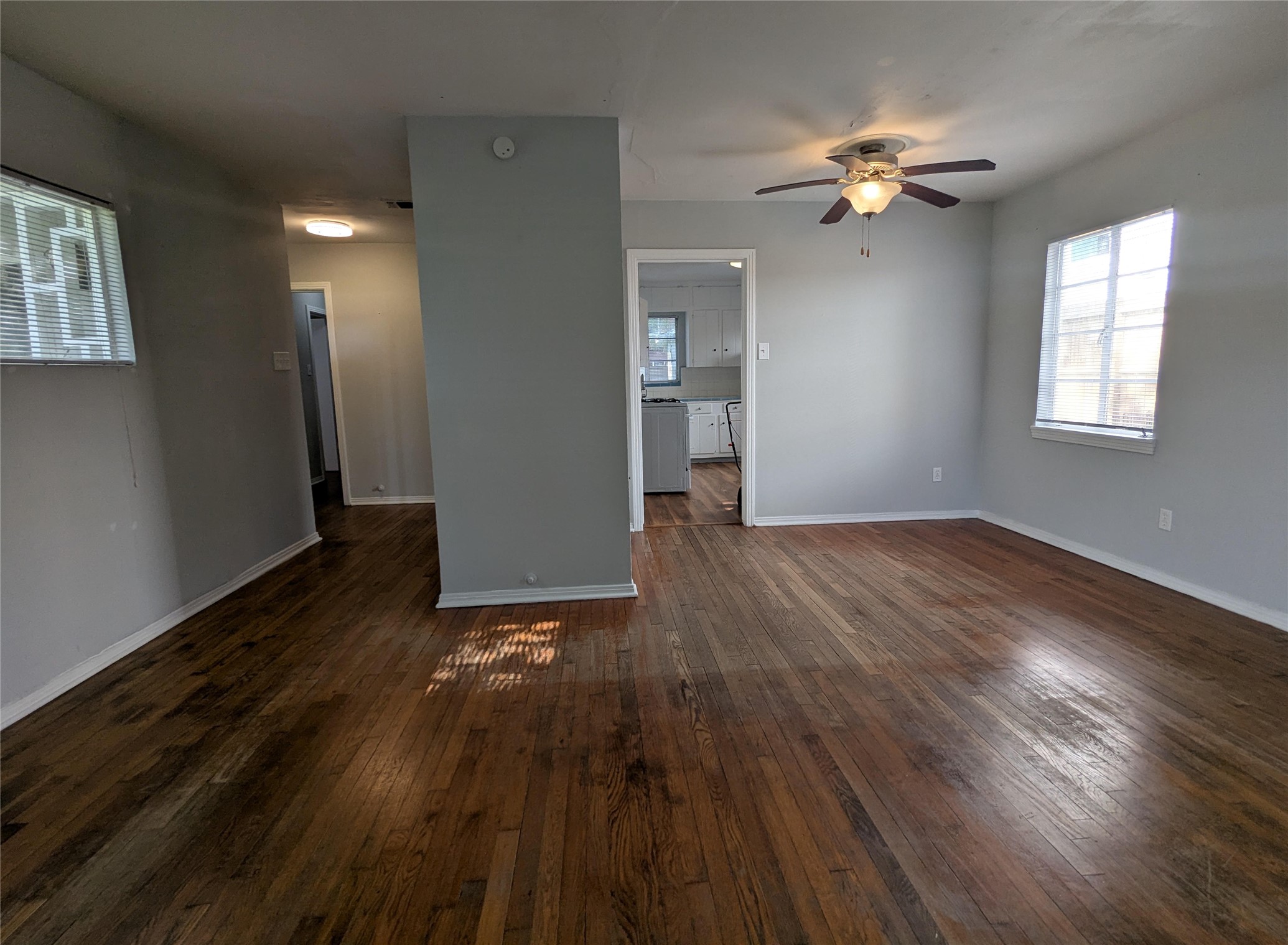322 W 27th Street Property Photo 2