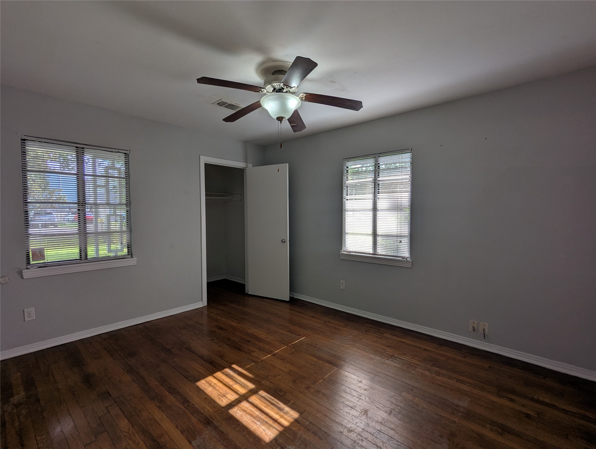 322 W 27th Street Property Photo 5