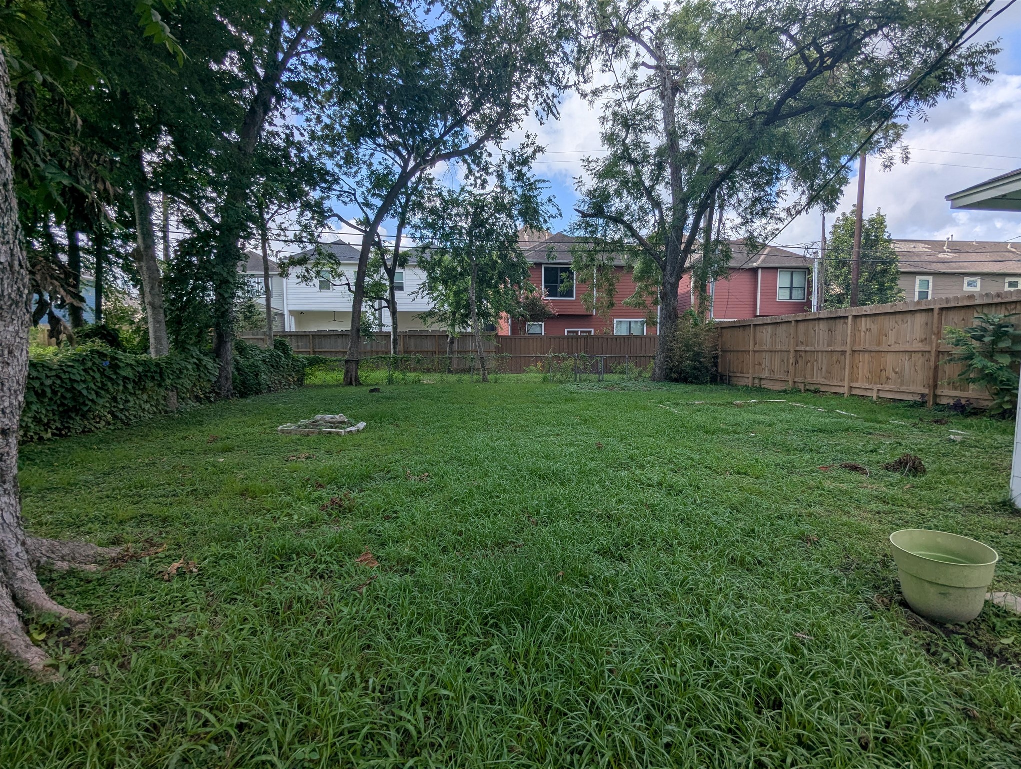 322 W 27th Street Property Photo 8