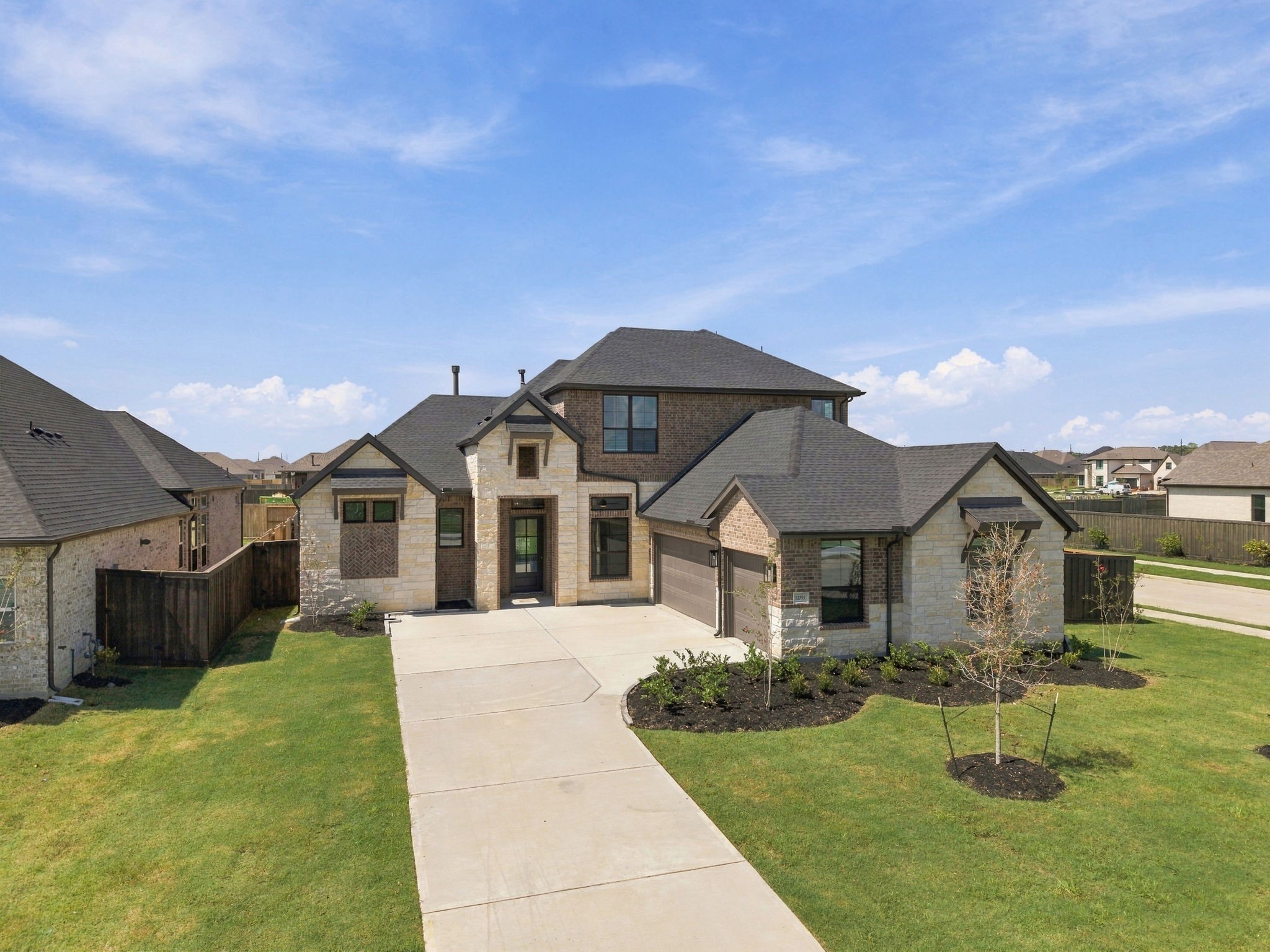 12055 Lake View Boulevard Property Photo 2