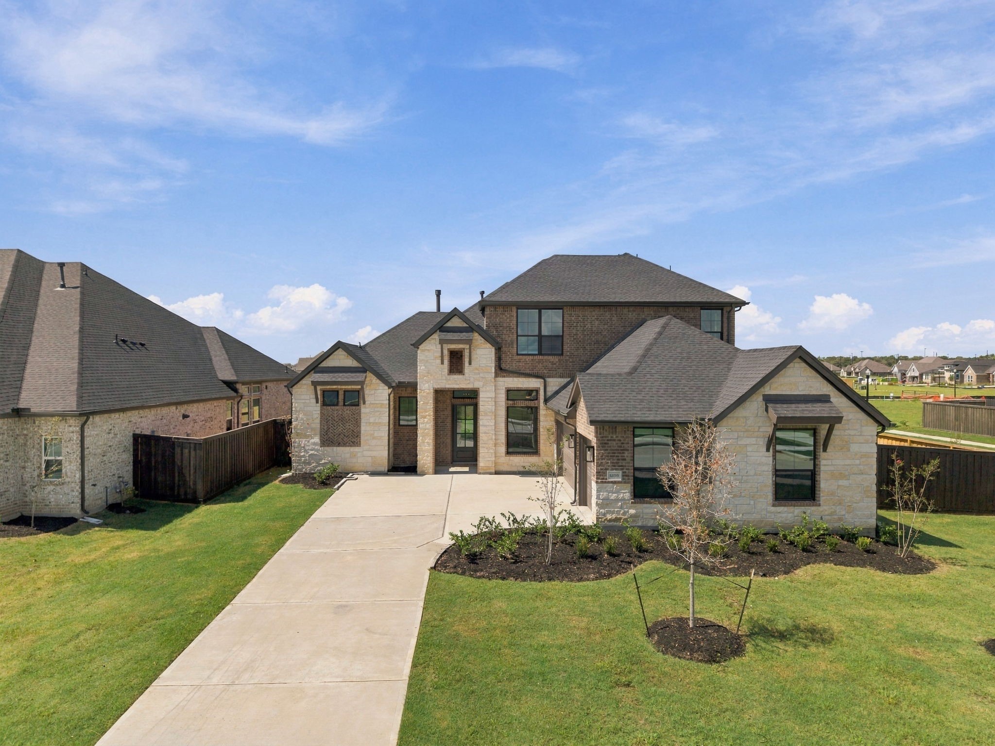 12055 Lake View Boulevard Property Photo 3