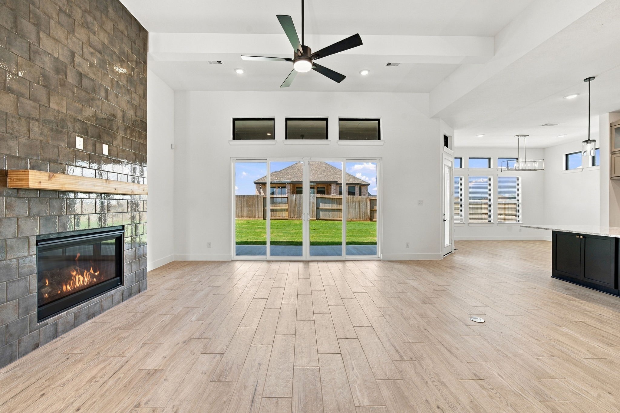 12055 Lake View Boulevard Property Photo 11