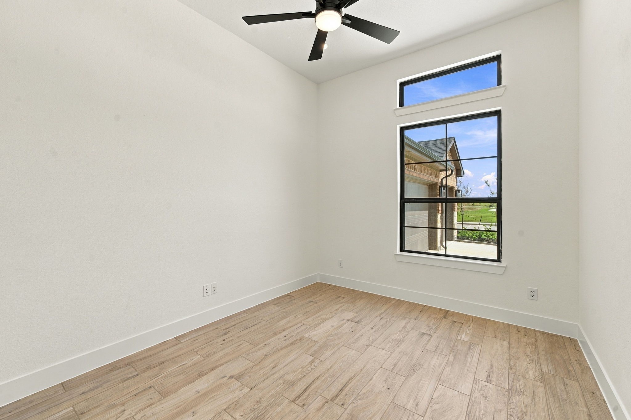 12055 Lake View Boulevard Property Photo 12