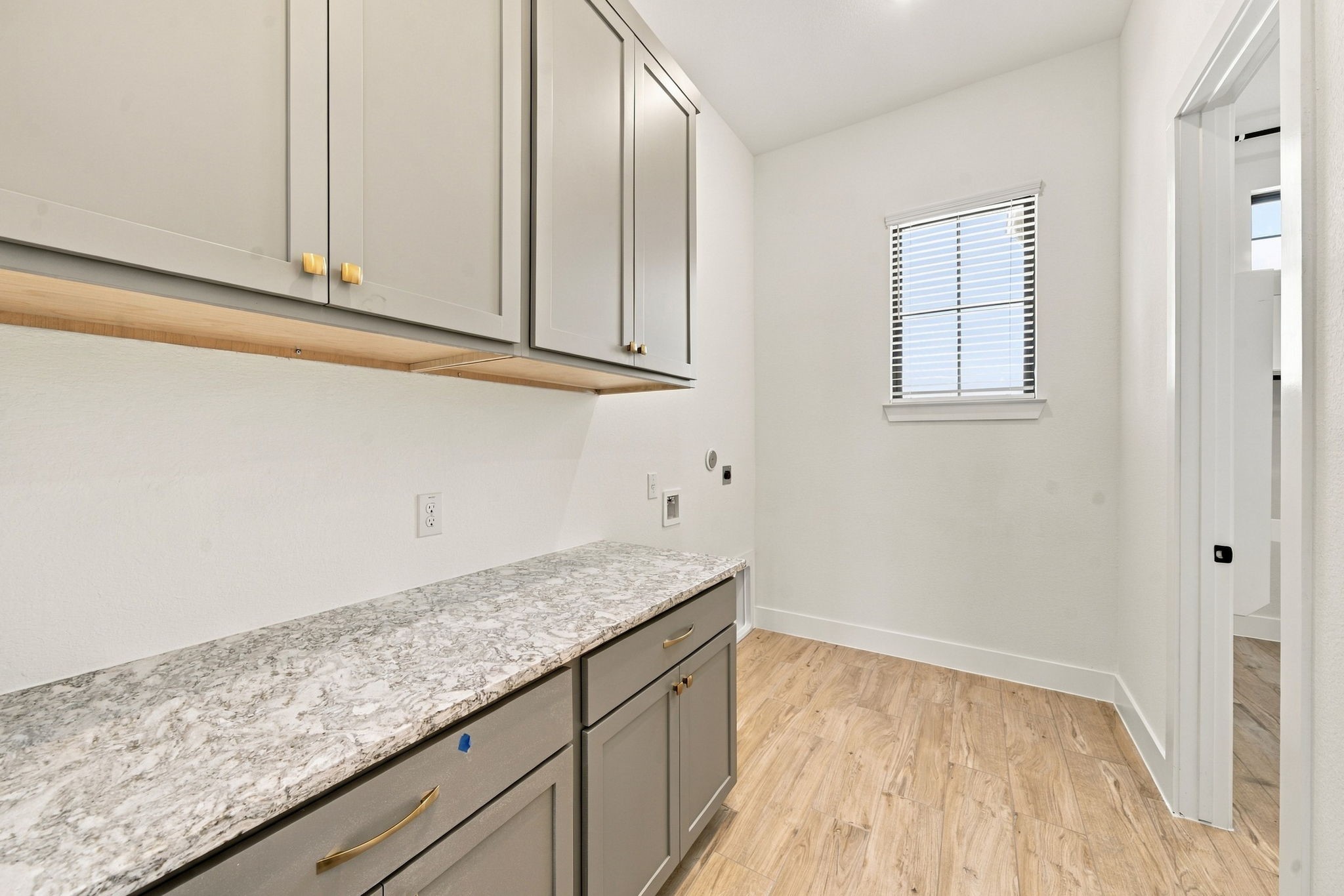 12055 Lake View Boulevard Property Photo 14
