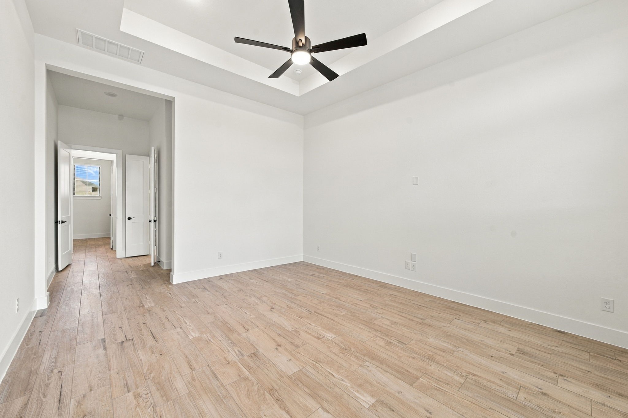 12055 Lake View Boulevard Property Photo 16