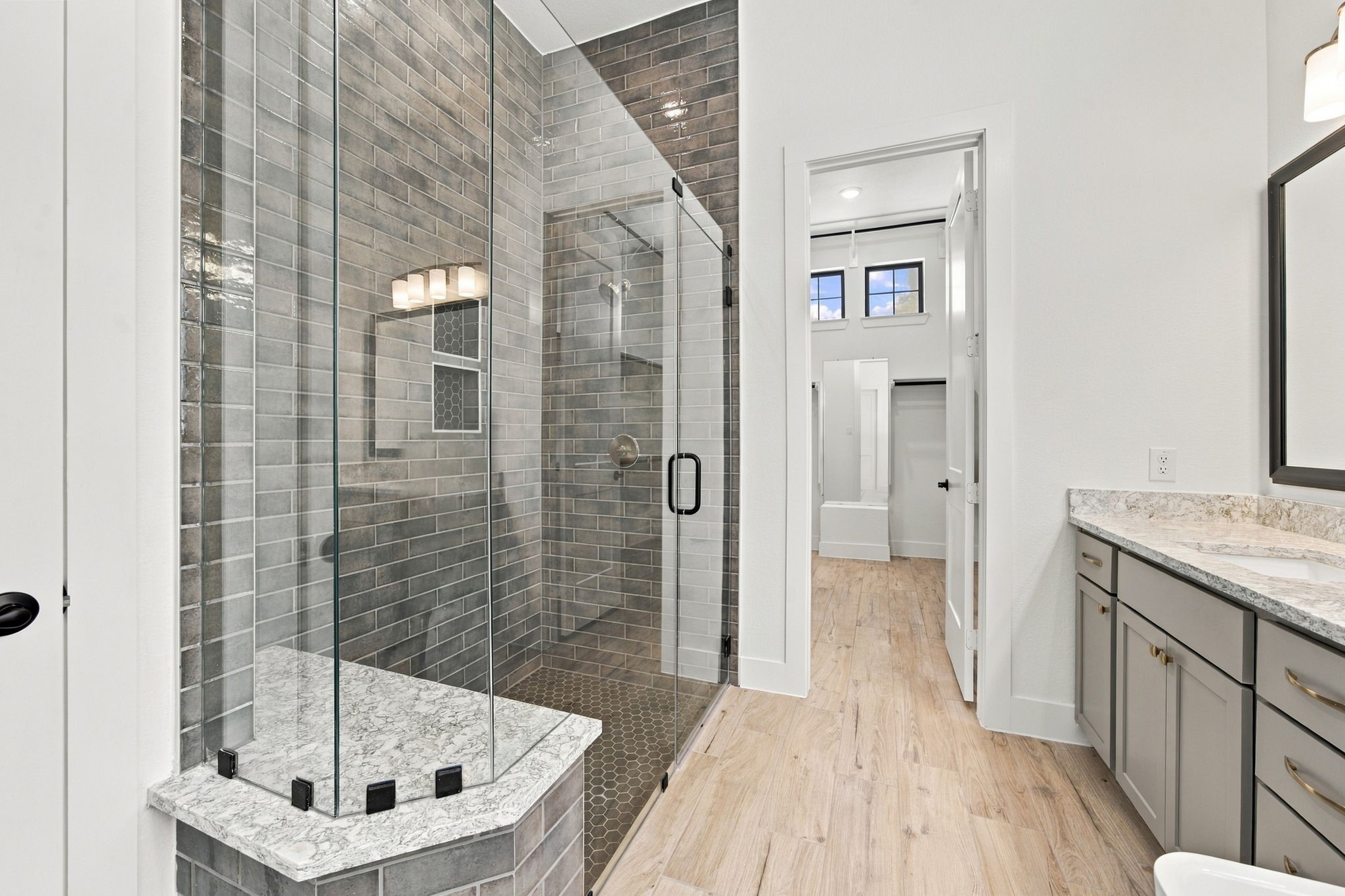 12055 Lake View Boulevard Property Photo 18