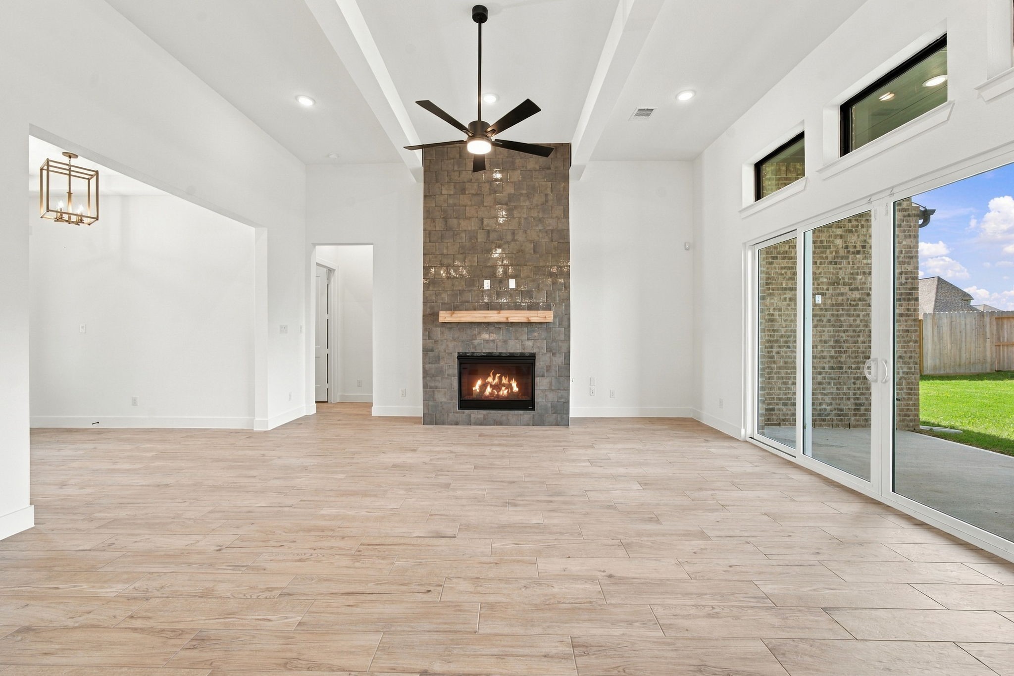 12055 Lake View Boulevard Property Photo 21