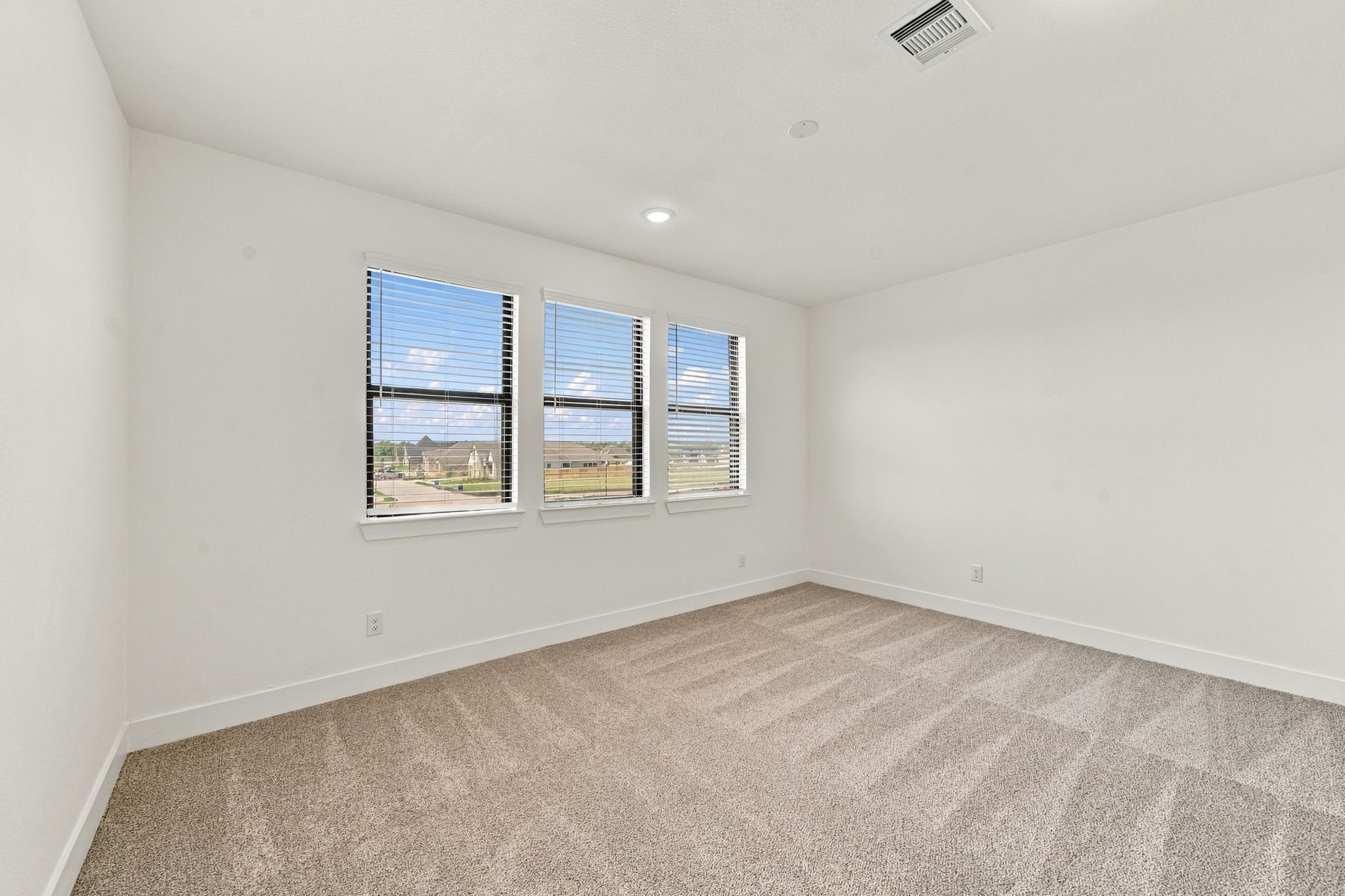 12055 Lake View Boulevard Property Photo 28