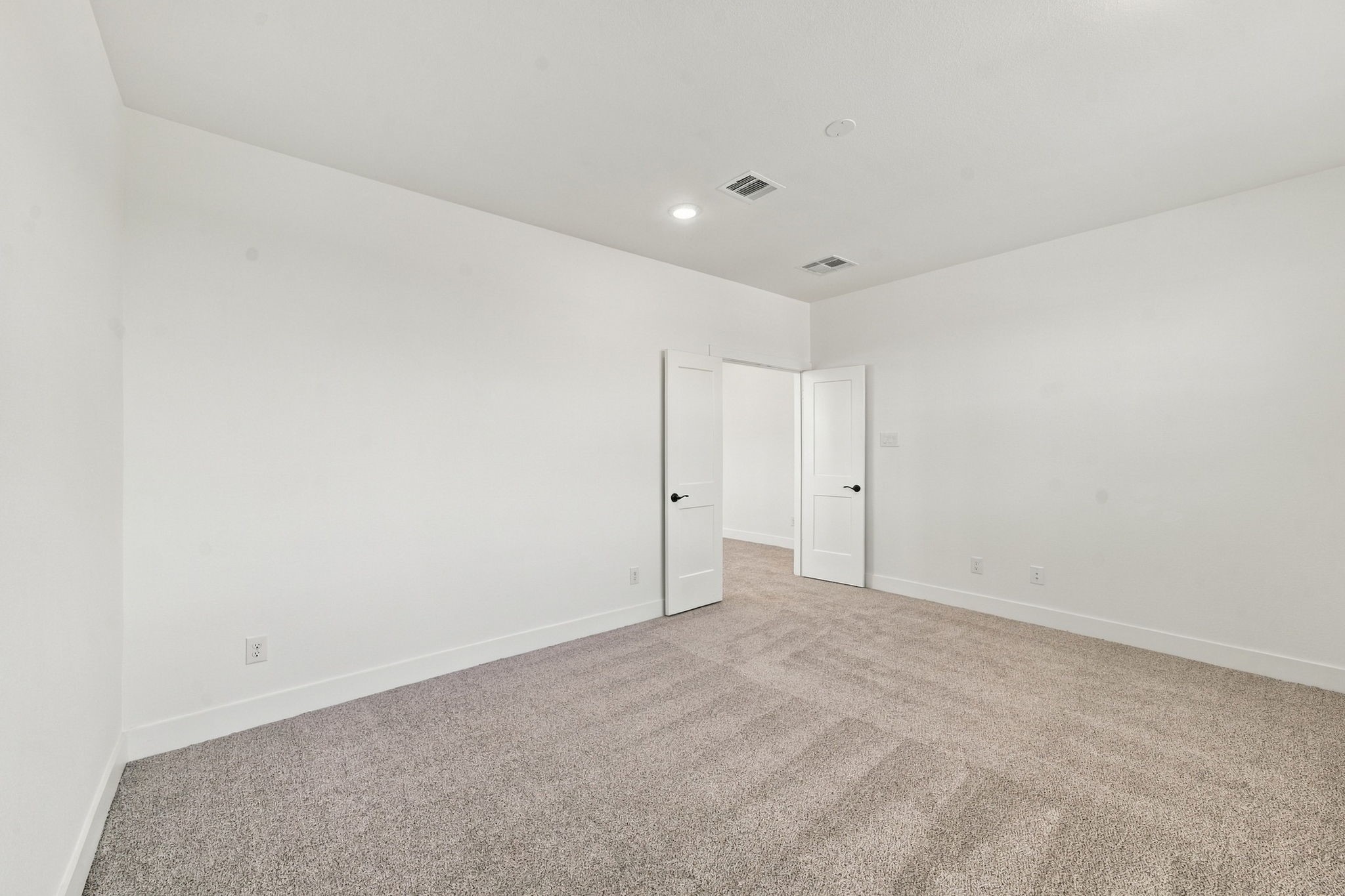 12055 Lake View Boulevard Property Photo 29
