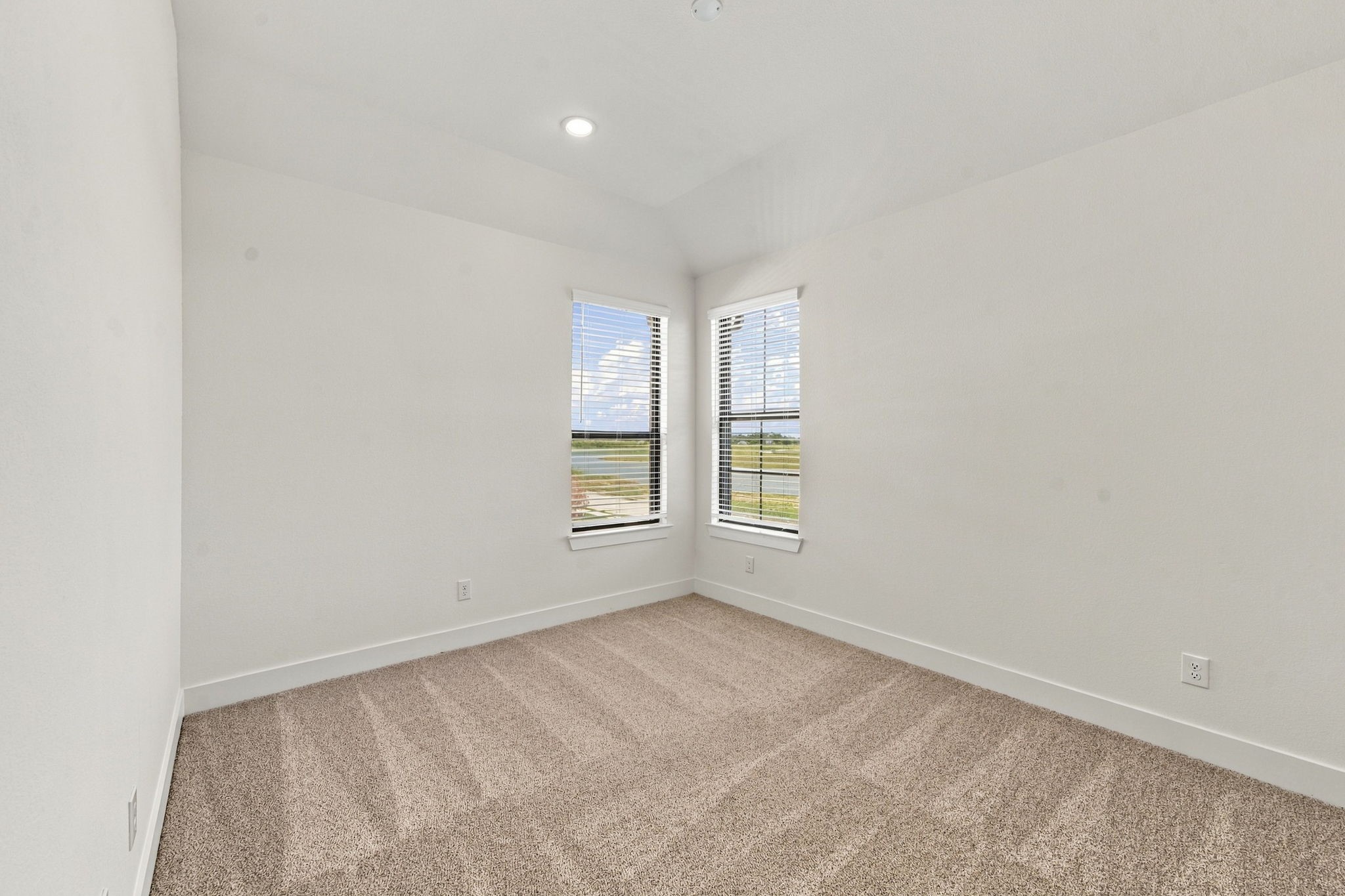 12055 Lake View Boulevard Property Photo 30