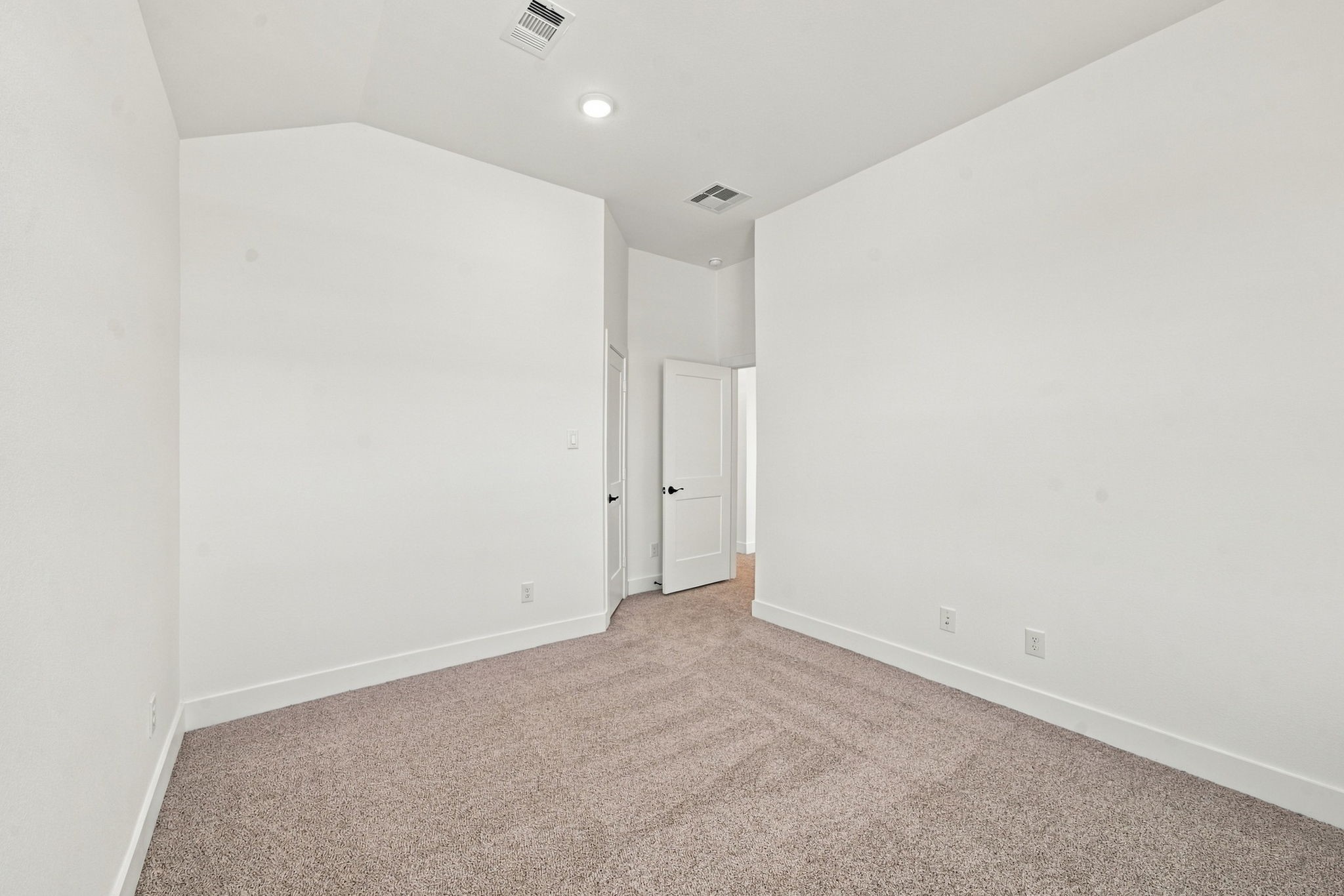 12055 Lake View Boulevard Property Photo 31