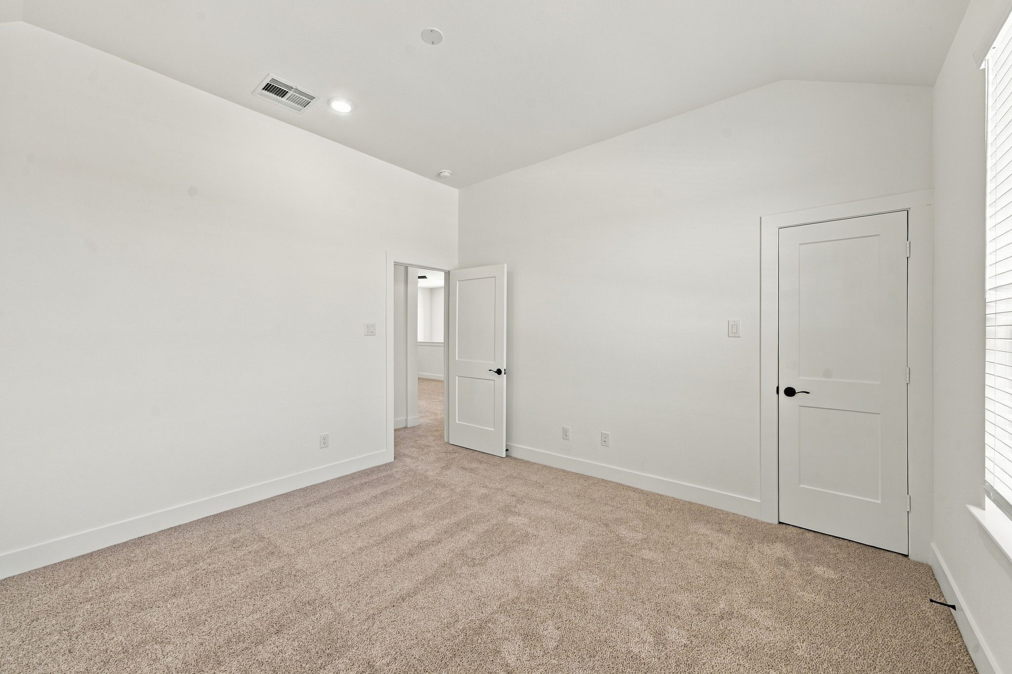 12055 Lake View Boulevard Property Photo 33