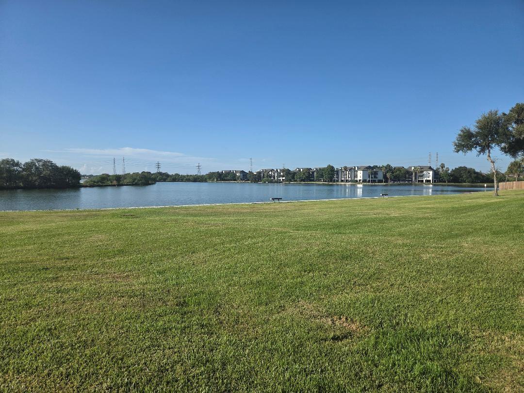 18800 Egret Bay Boulevard # 1009, Webster TX 77058 Property Photo 1