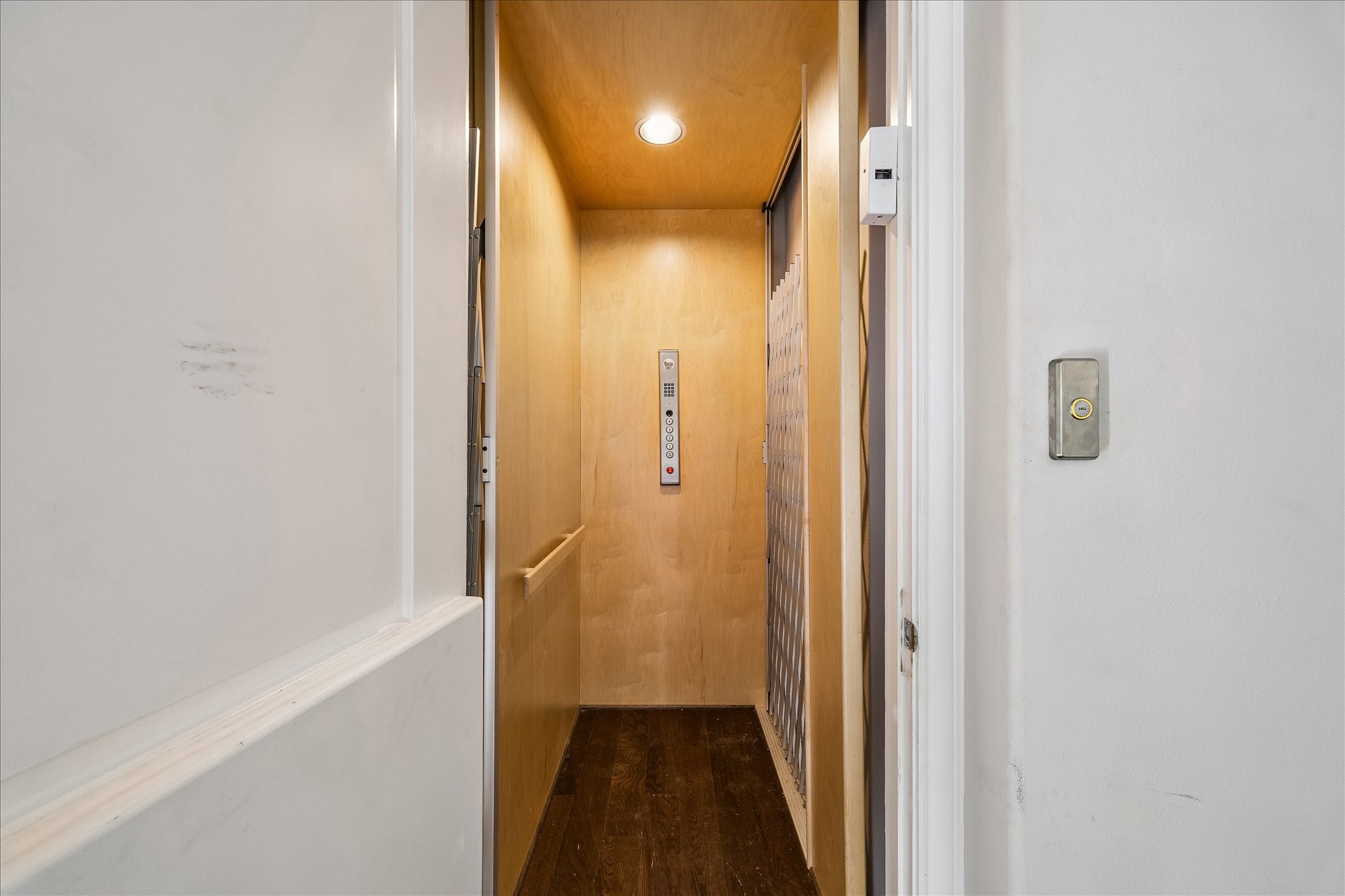 238 E 28th Street Property Photo 4