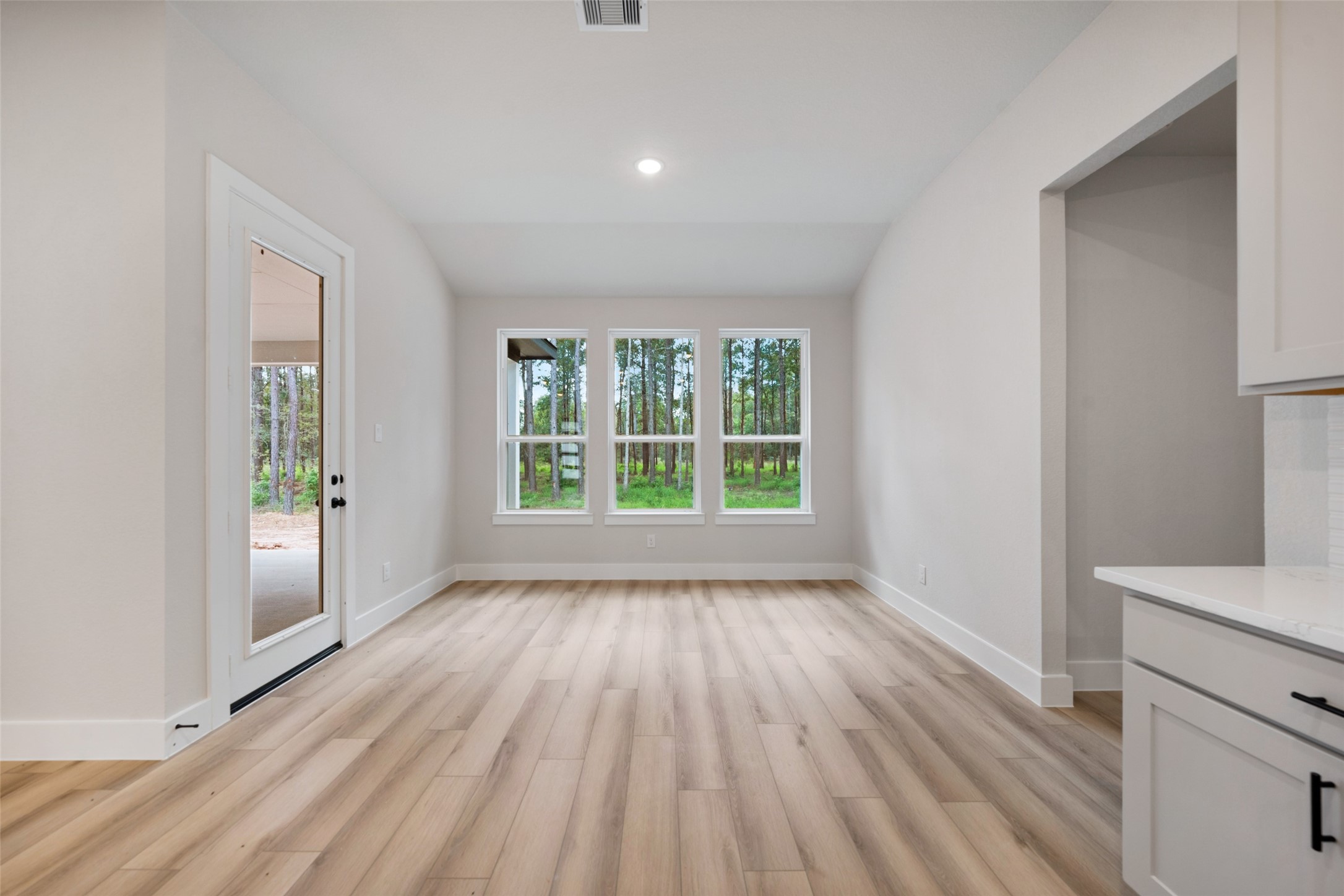 13660 Armstrong Street Property Photo 15