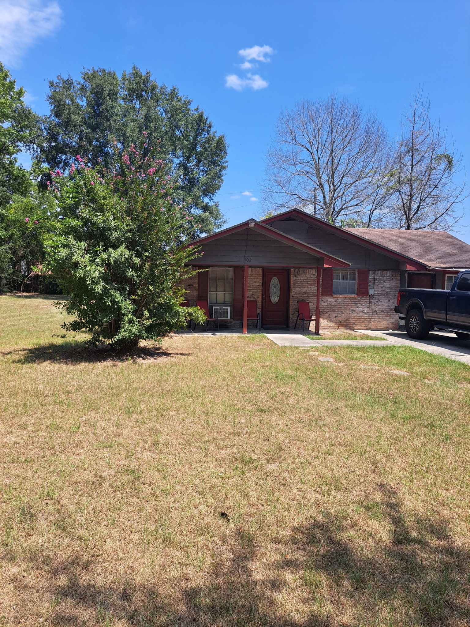 102 Amanda Street Property Photo 1