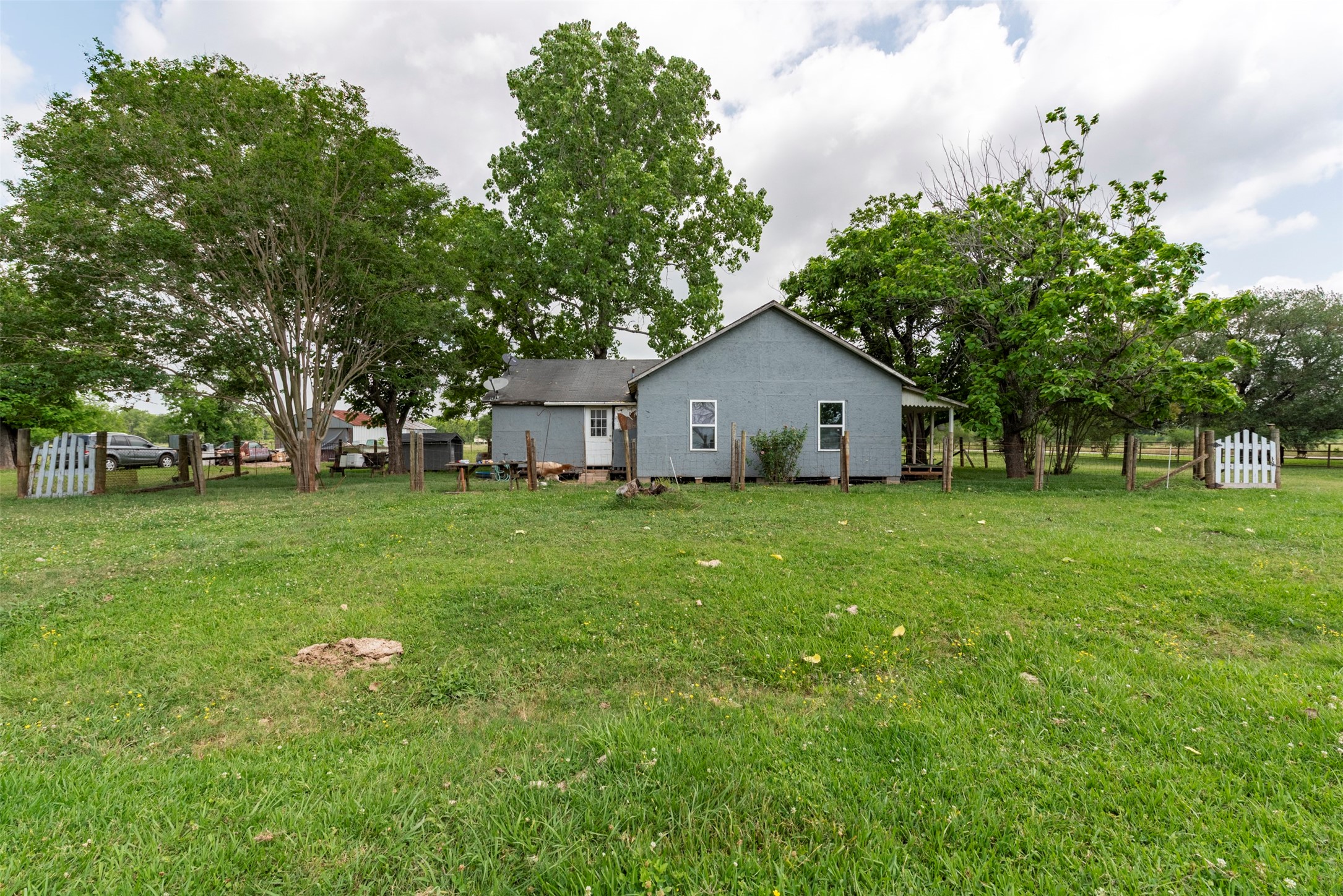 2525 N Bar Property Photo 1