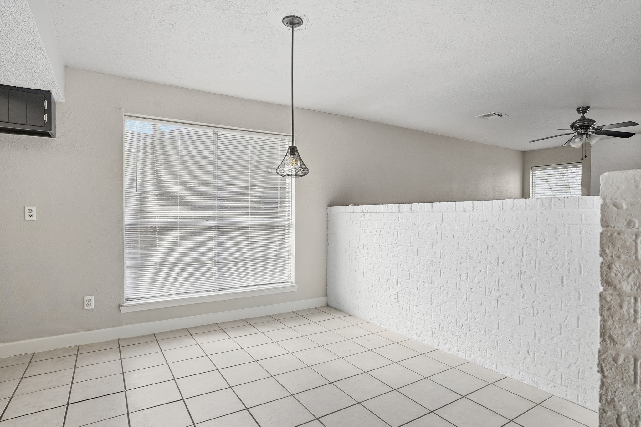 17603 Crestline Road Property Photo 5
