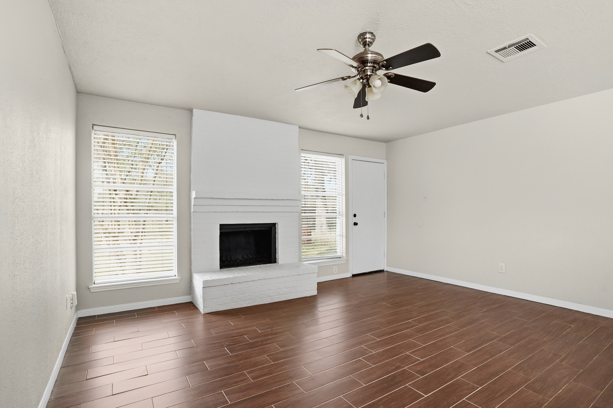 17603 Crestline Road Property Photo 9