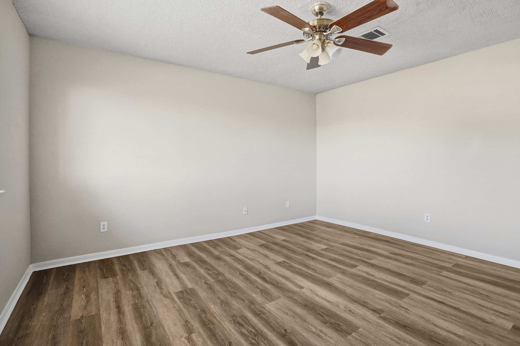 17603 Crestline Road Property Photo 15