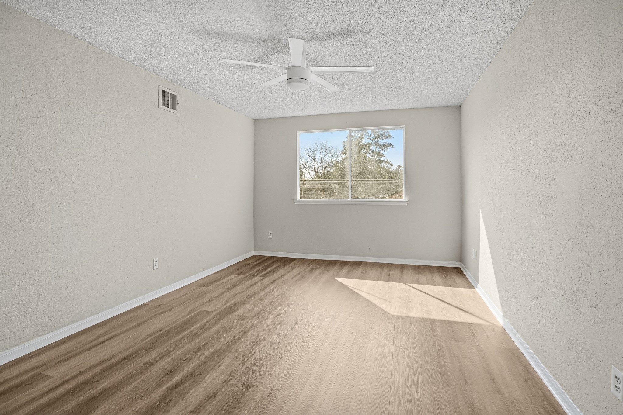17603 Crestline Road Property Photo 16
