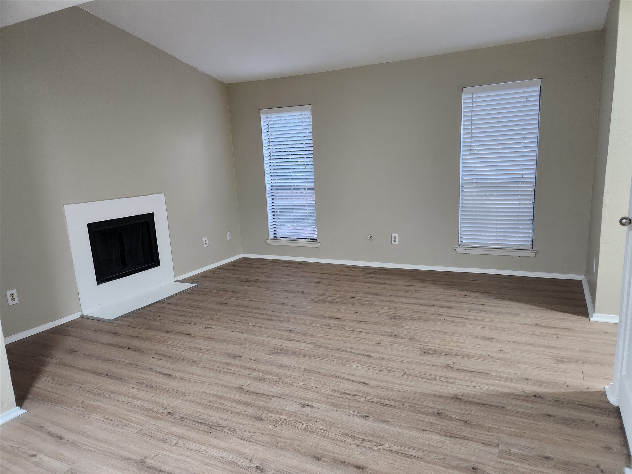 6602 Harbor Town Drive 408 Property Photo 3