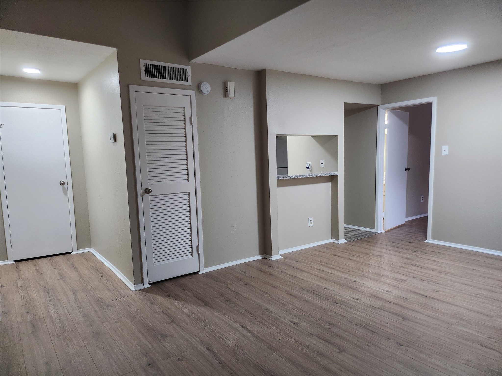 6602 Harbor Town Drive 408 Property Photo 7