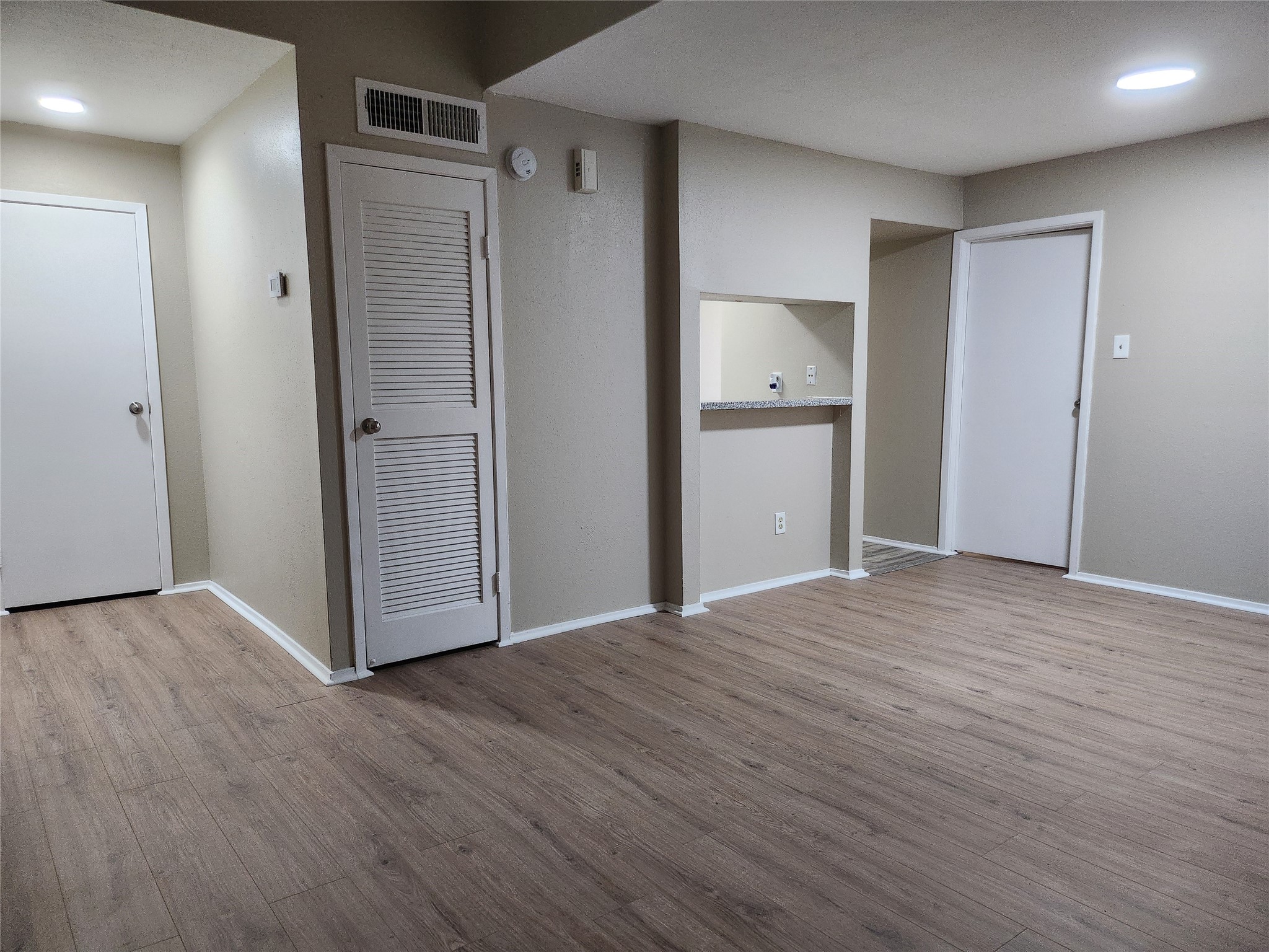 6602 Harbor Town Drive 408 Property Photo 8