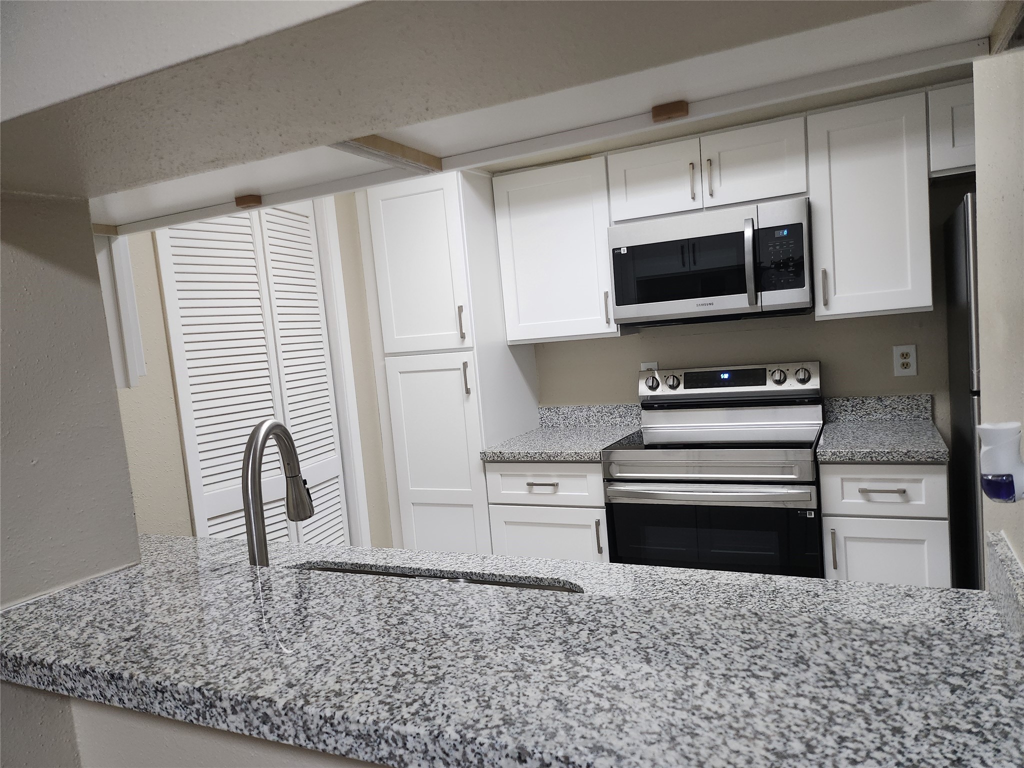 6602 Harbor Town Drive 408 Property Photo 10