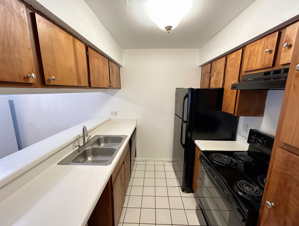 3015 Walnut Bend Ln Apt 26 Property Photo 3