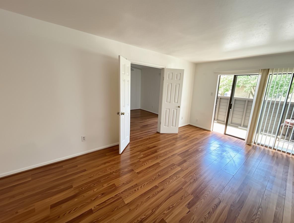 3015 Walnut Bend Ln Apt 26 Property Photo 21