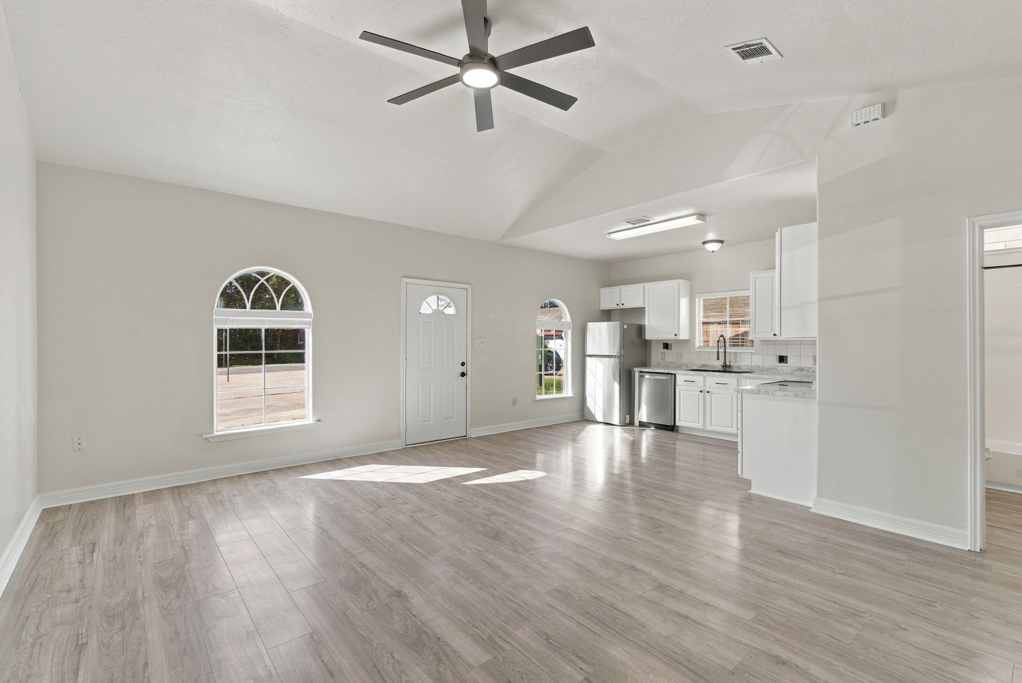 16872 Kempwood Property Photo 5