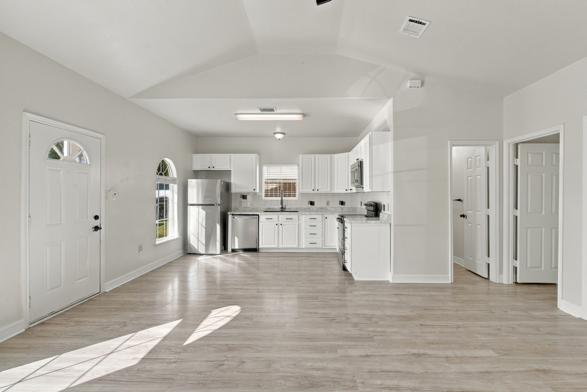 16872 Kempwood Property Photo 6