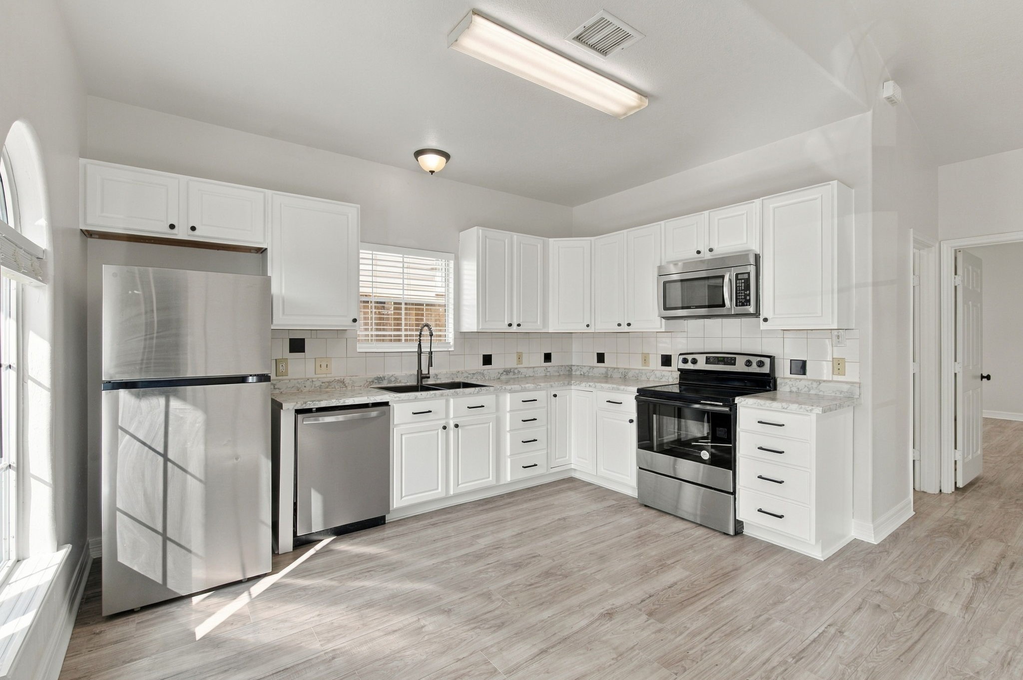 16872 Kempwood Property Photo 7