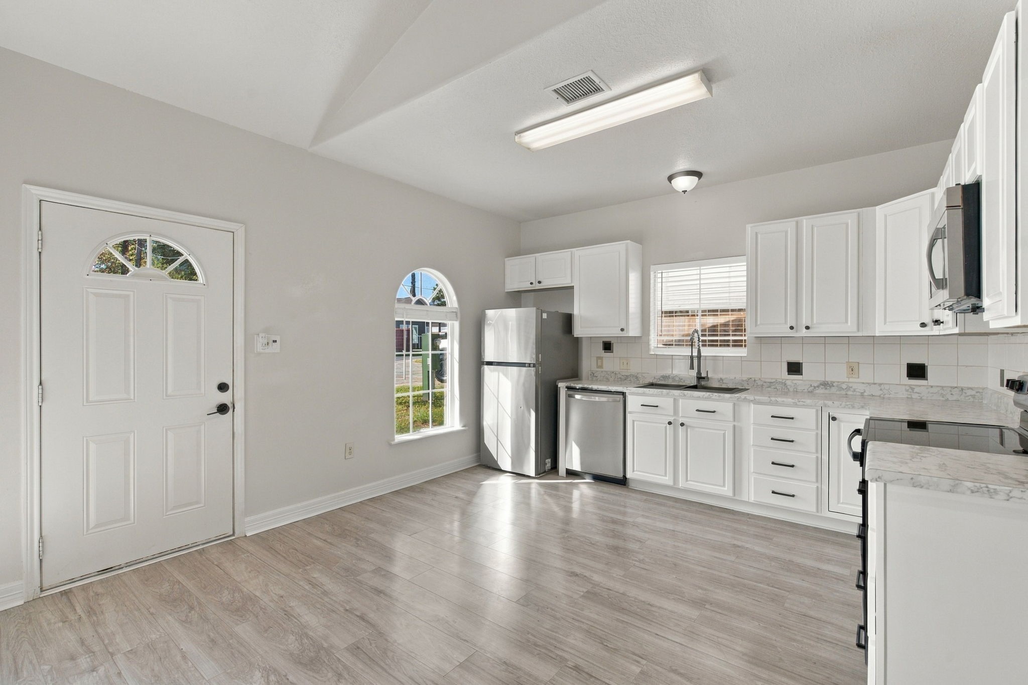16872 Kempwood Property Photo 8
