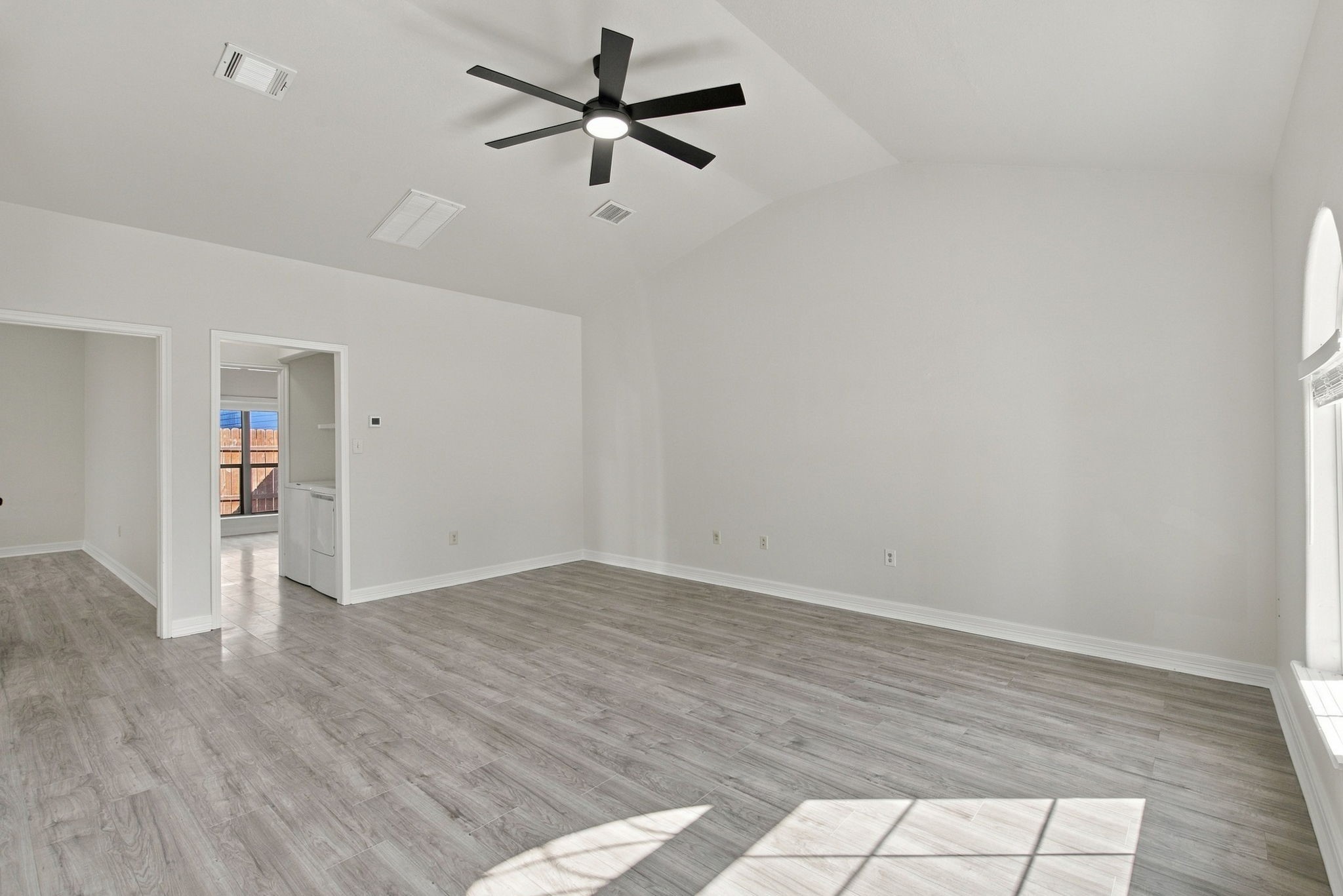16872 Kempwood Property Photo 11
