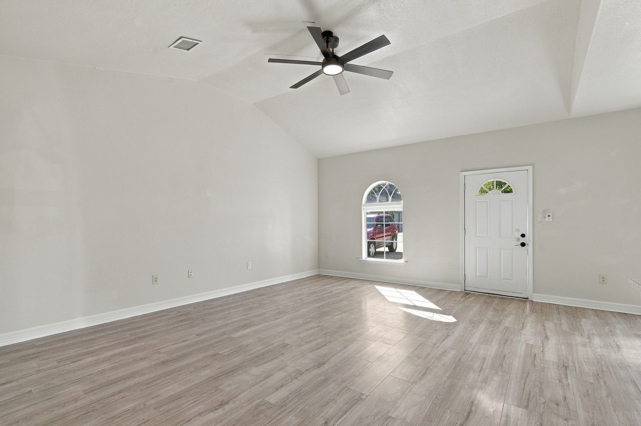 16872 Kempwood Property Photo 12