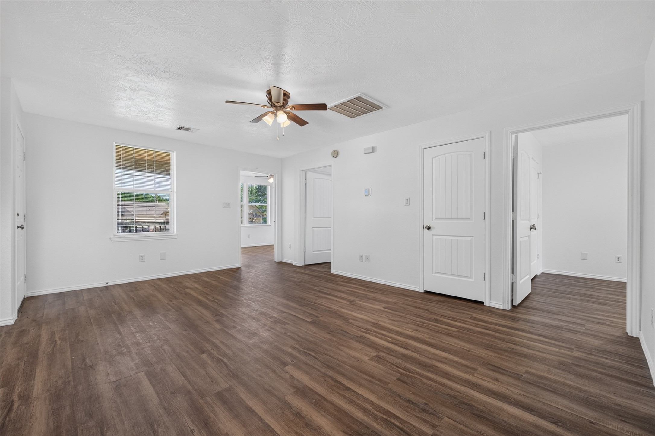 1122 Cedar Creek Drive Property Photo 7