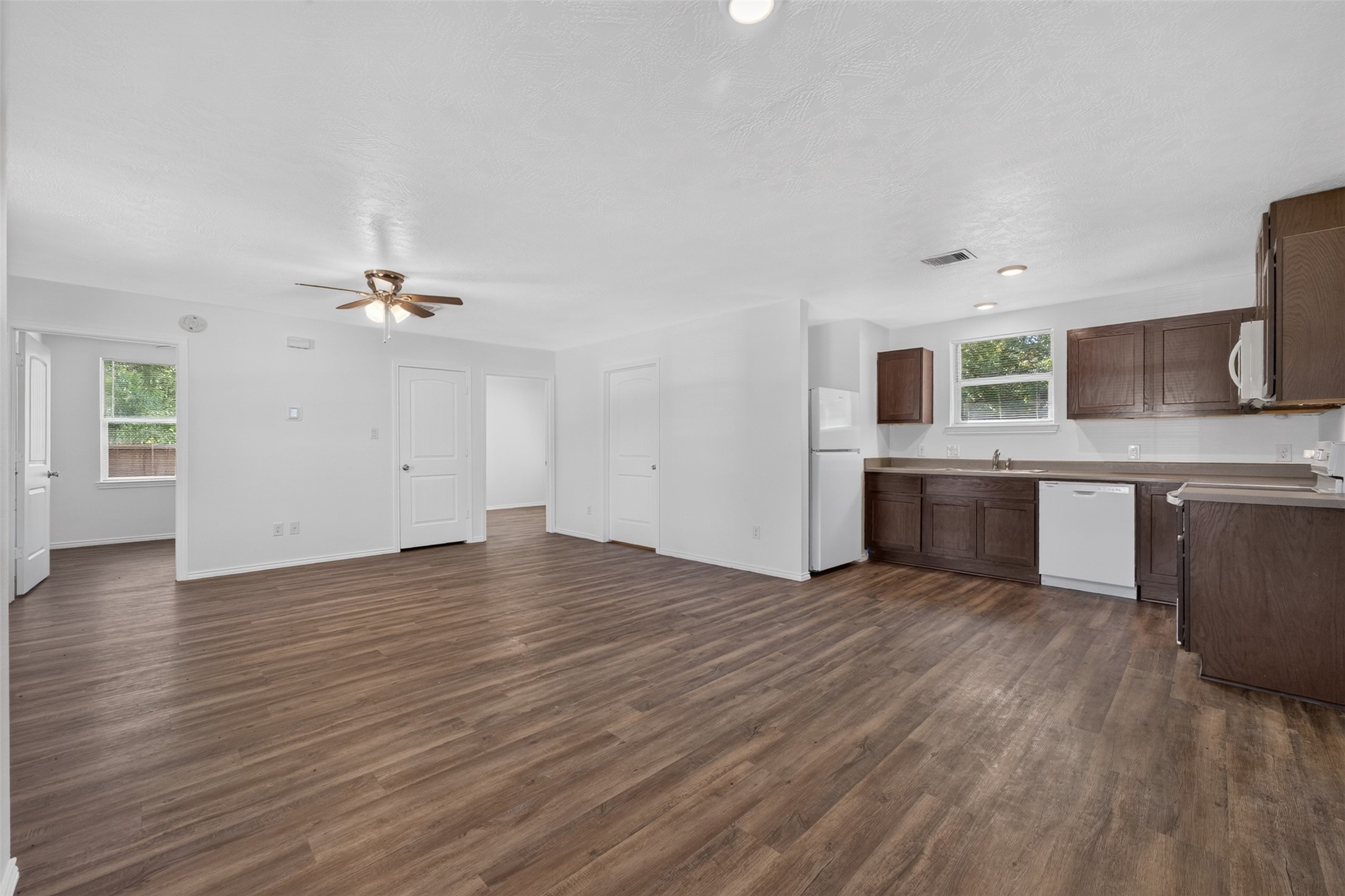 1122 Cedar Creek Drive Property Photo 8