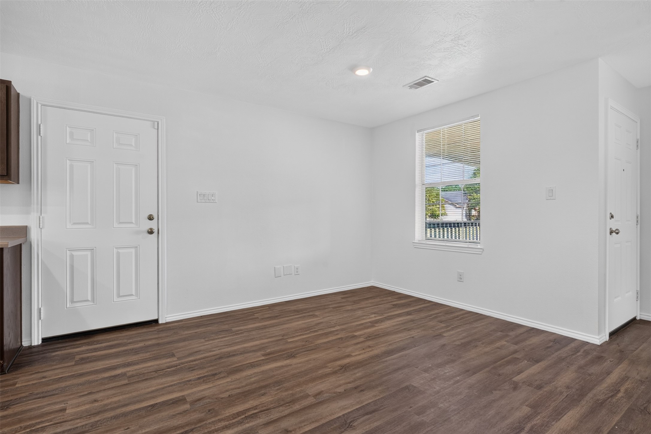 1122 Cedar Creek Drive Property Photo 9