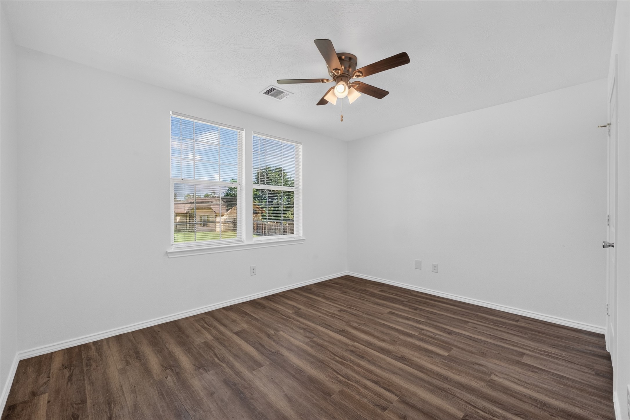 1122 Cedar Creek Drive Property Photo 11