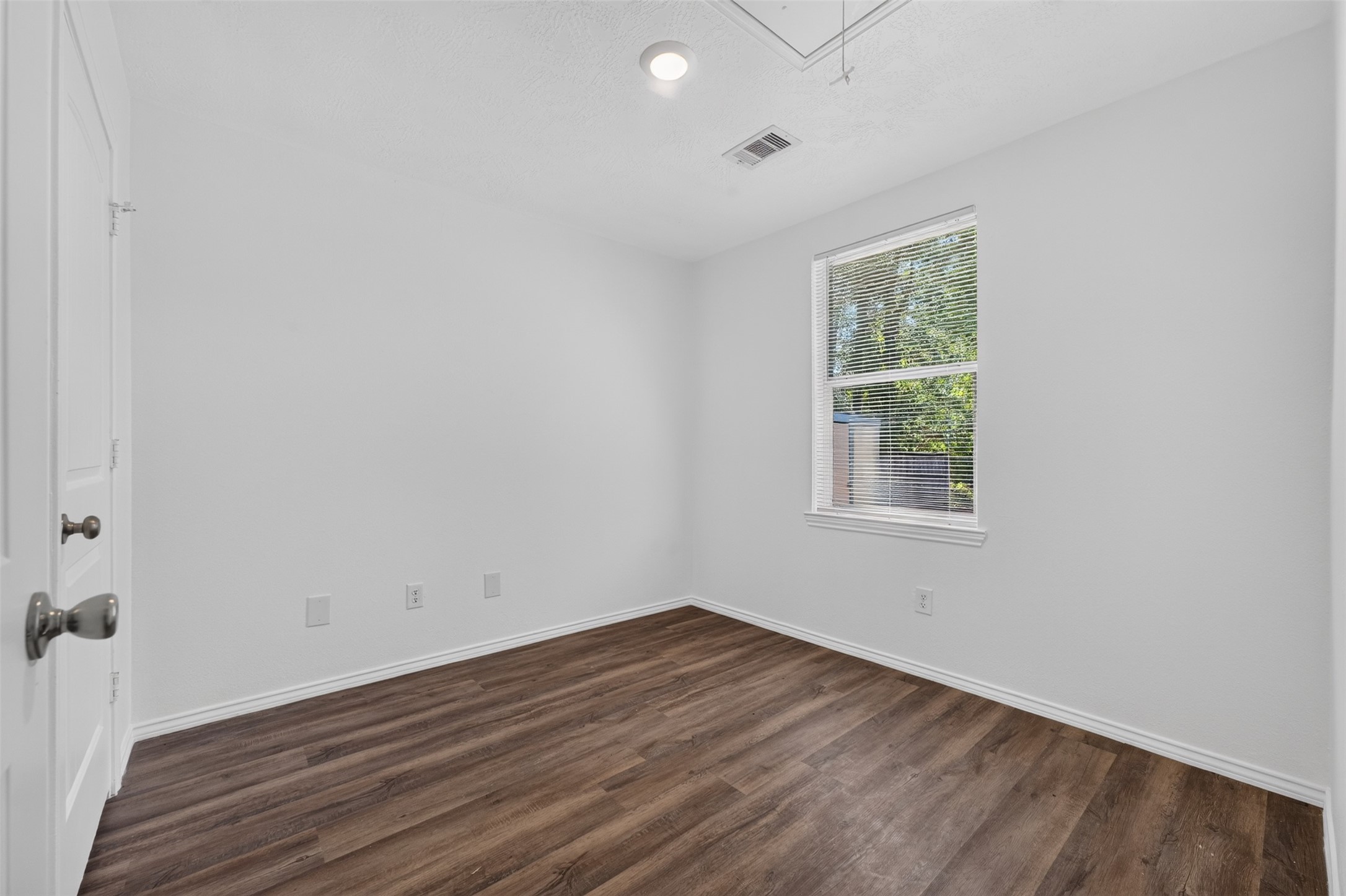1122 Cedar Creek Drive Property Photo 15