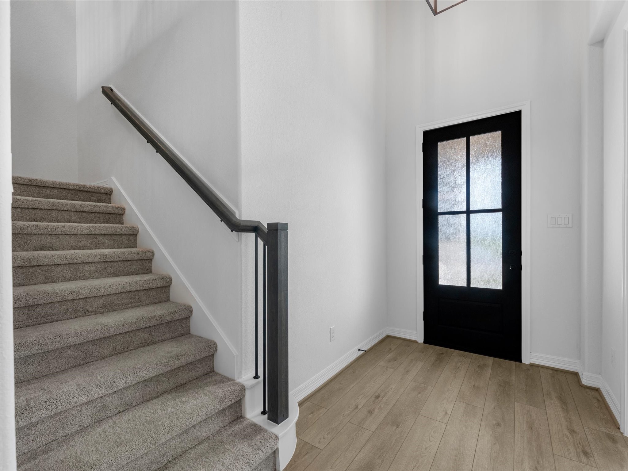 14802 Mission Avenue Property Photo 2