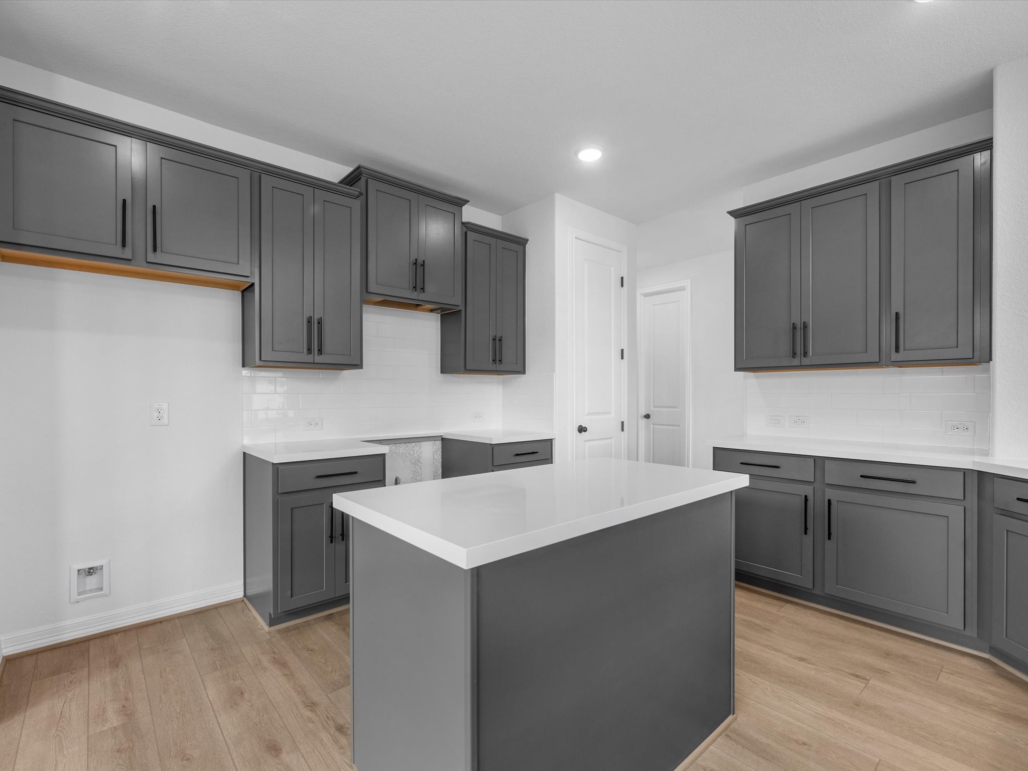 14802 Mission Avenue Property Photo 3