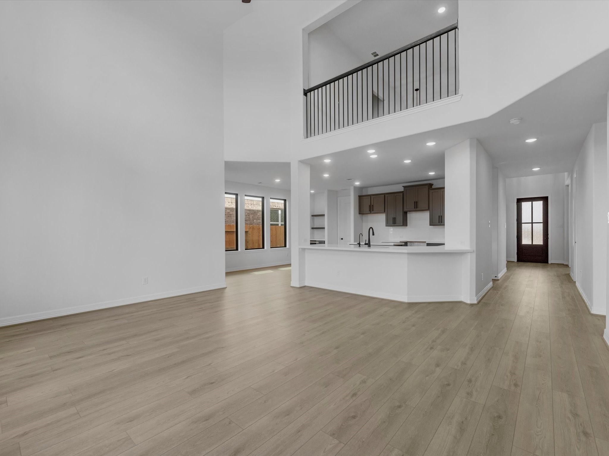 14802 Mission Avenue Property Photo 4