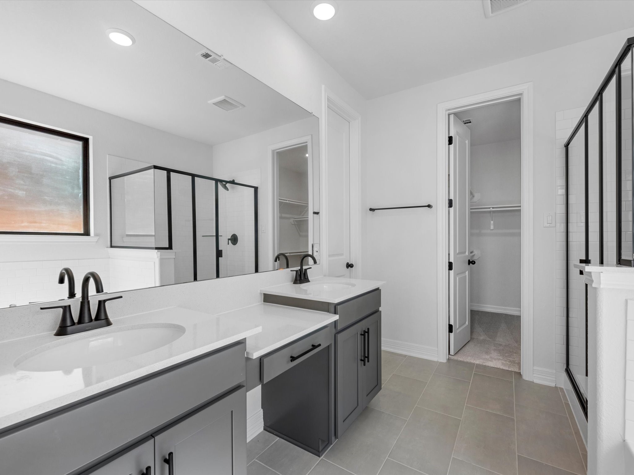 14802 Mission Avenue Property Photo 6