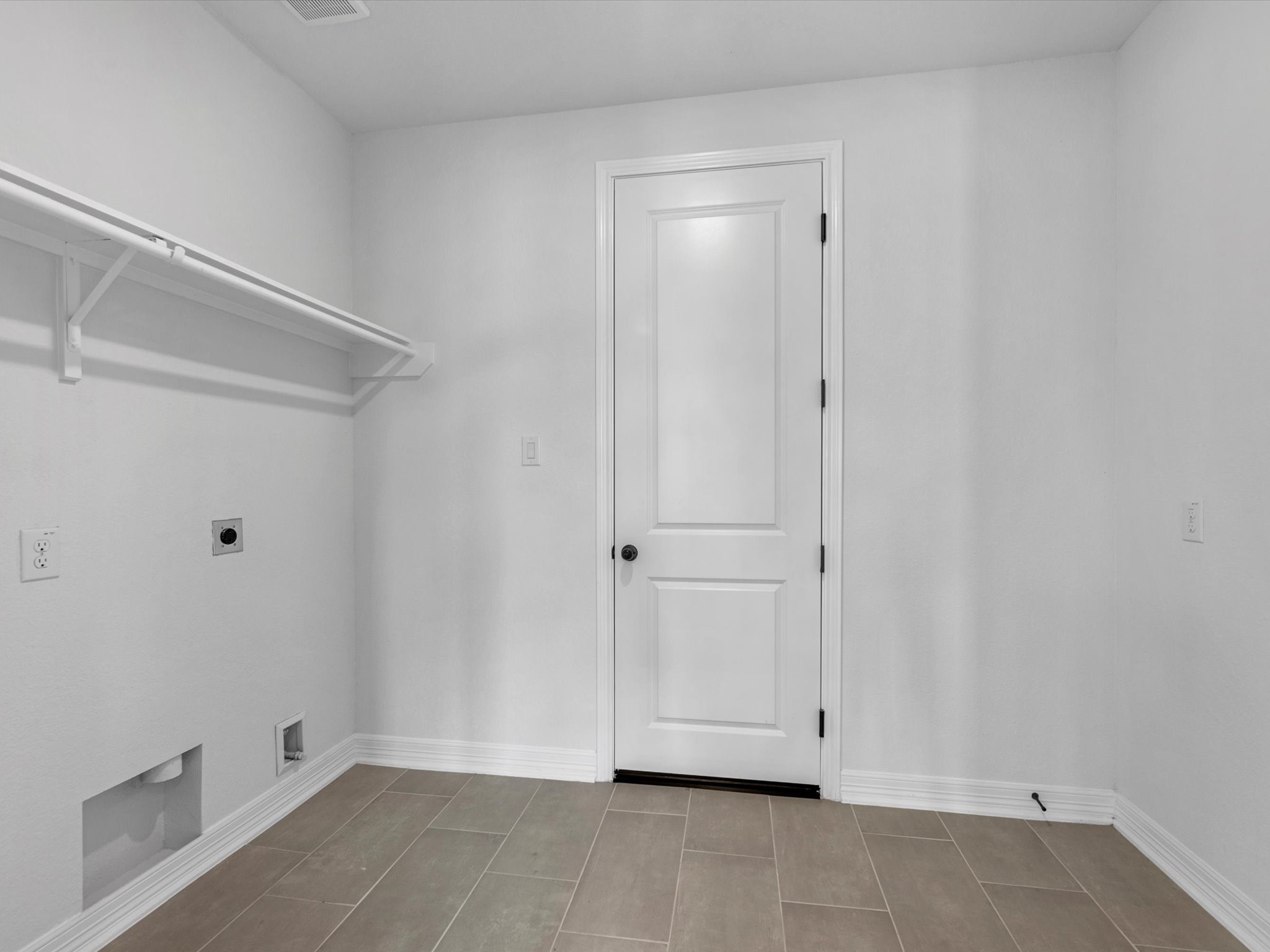 14802 Mission Avenue Property Photo 9