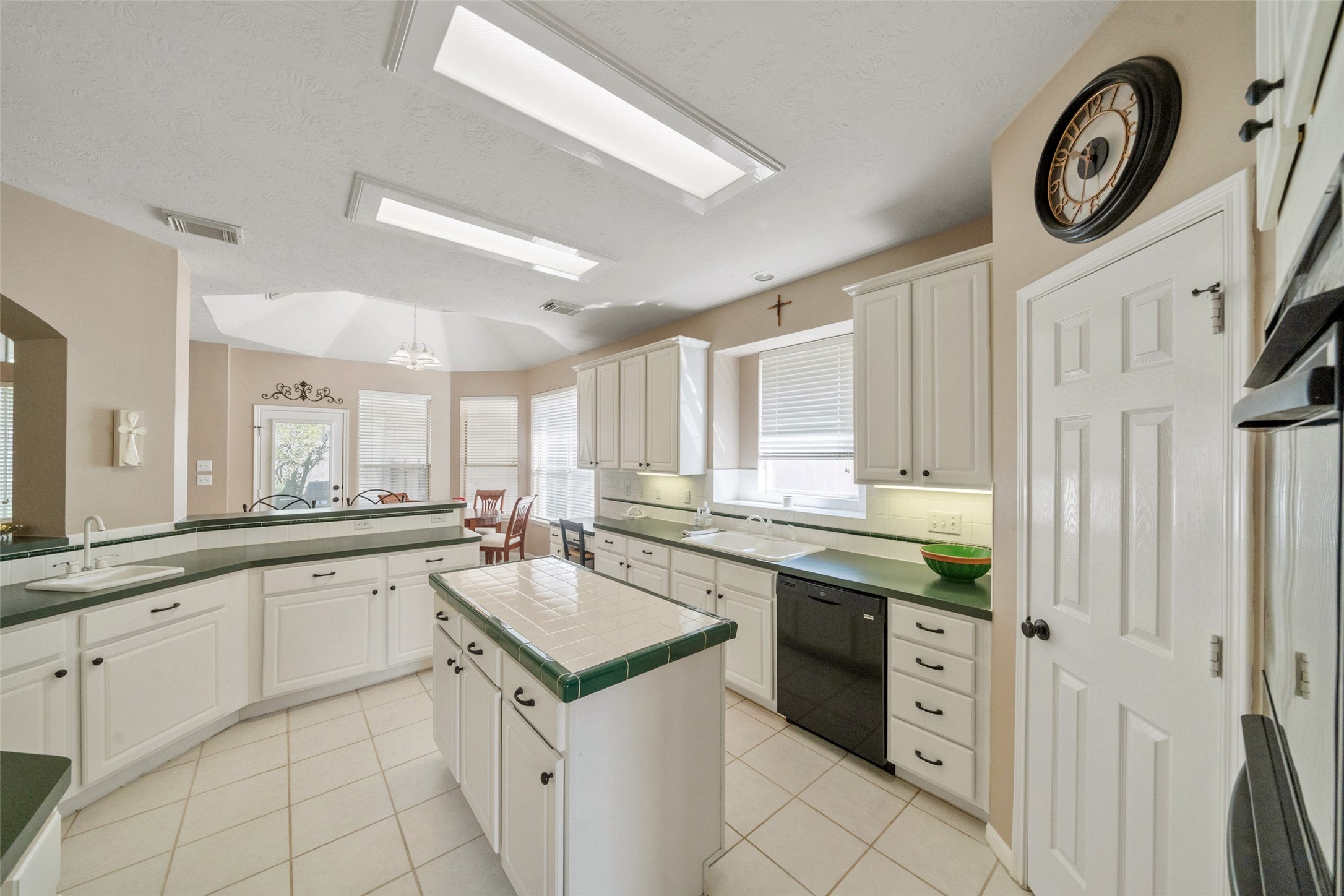 3422 Aldergrove Drive Property Photo 6